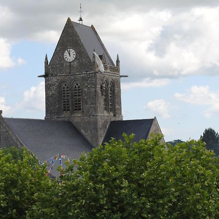 Gite De La Place De L'Eglise Sainte-Mere-Eglise Exterior foto