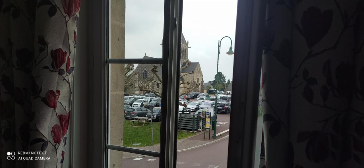 Gite De La Place De L'Eglise Sainte-Mere-Eglise Exterior foto
